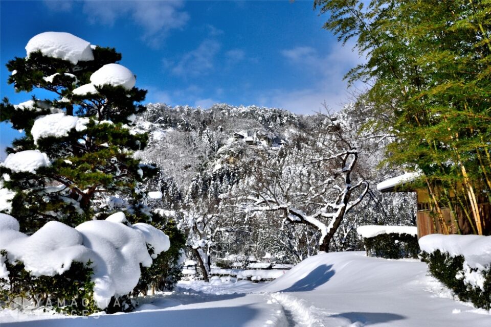 山寺の雪景色「宝珠山立石寺」（山形市）