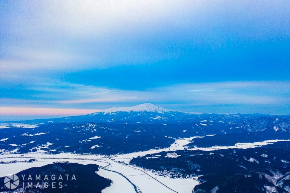 眺海の森から庄内平野と鳥海山を望む（酒田市）