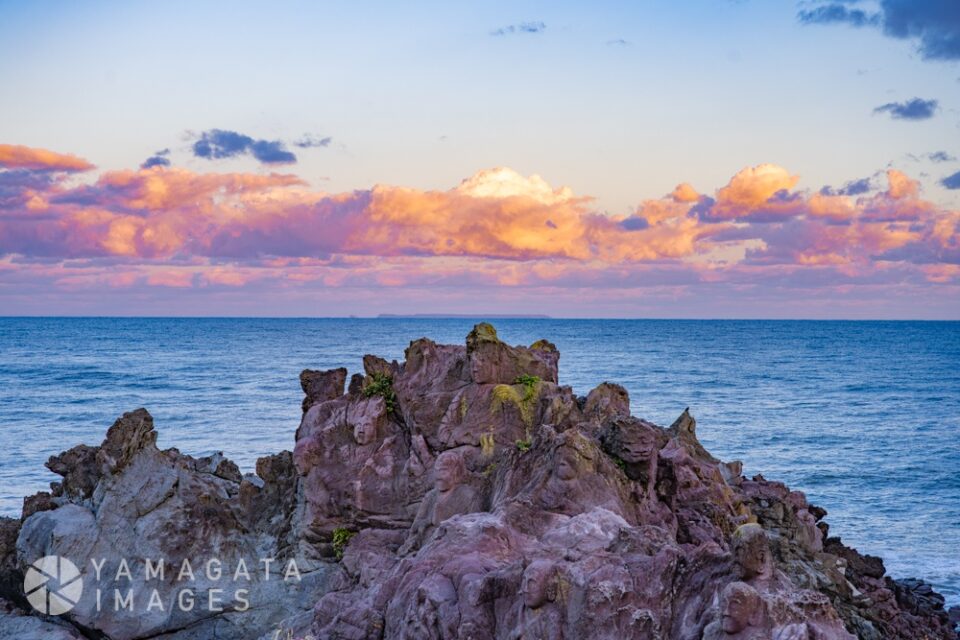 十六羅漢岩（遊佐町）